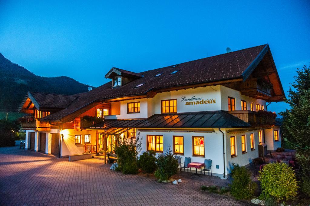 格洛博明 艾玛迪斯旅馆酒店 外观 照片